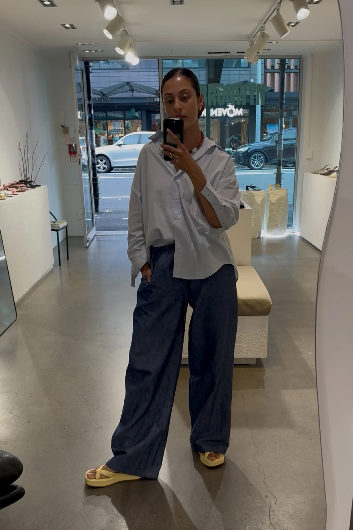 Joanie - Image 18