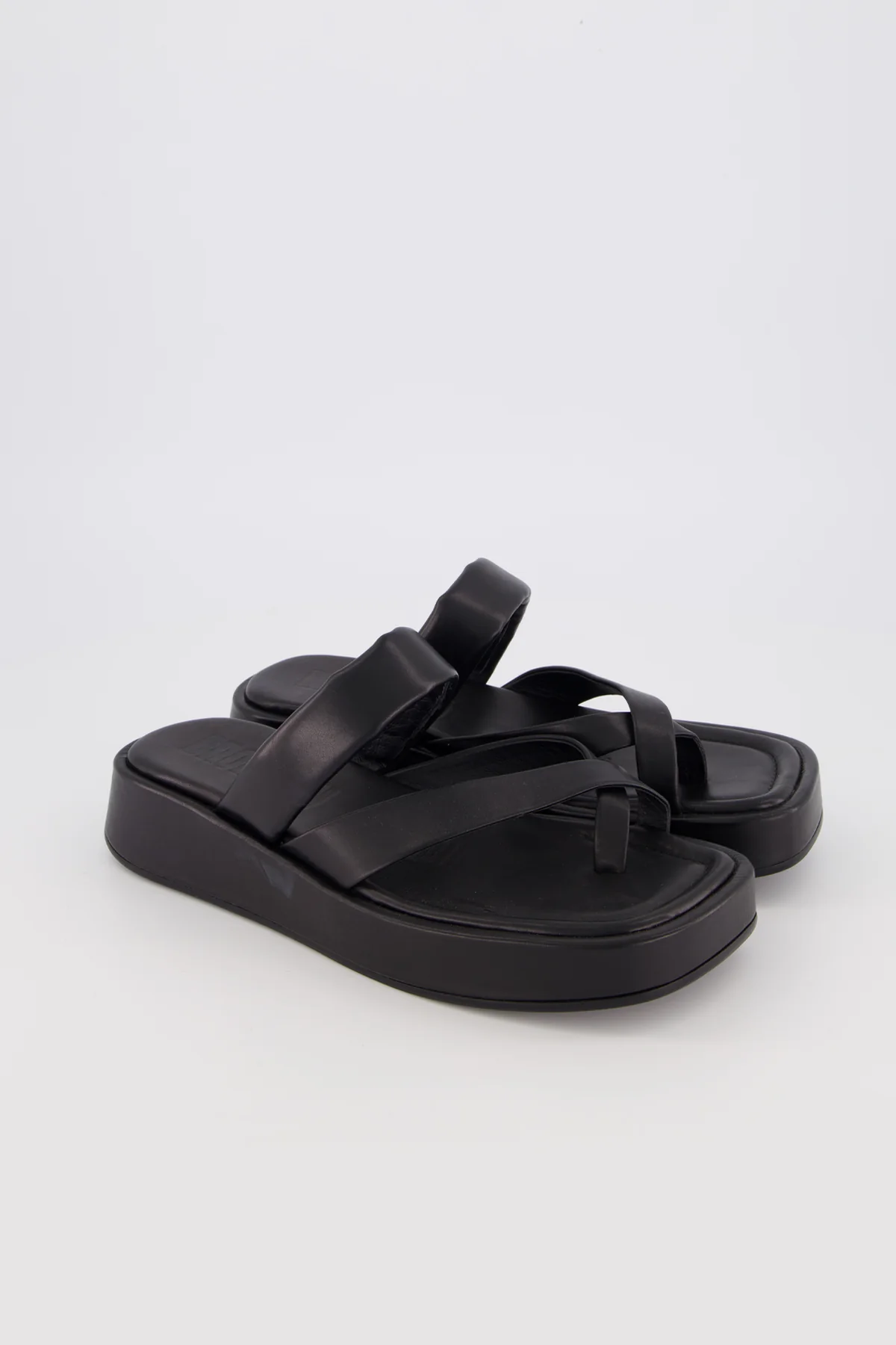 Joanie - Image 9