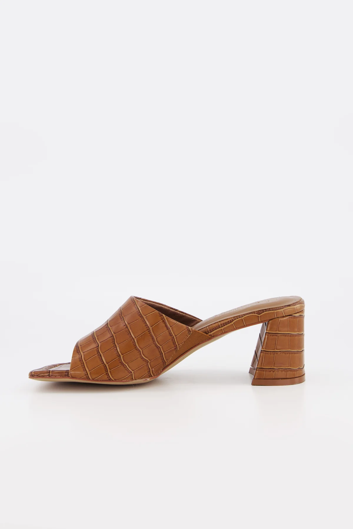 Lola - Image 3